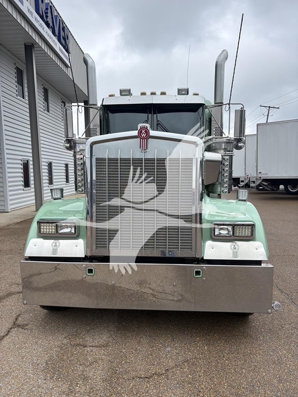 2024 KENWORTH W900 2024 KENWORTH W900 - image 2 of 6