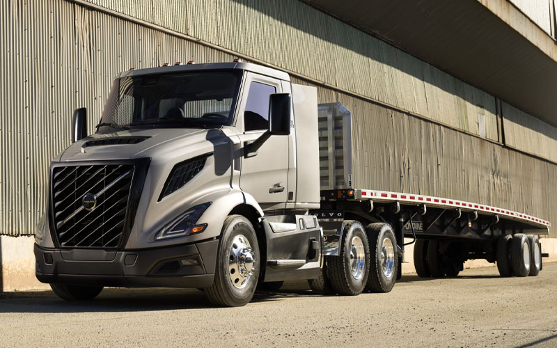 Volvo Trucks VNR 300 Volvo Trucks VNR 300 - image 1 of 4