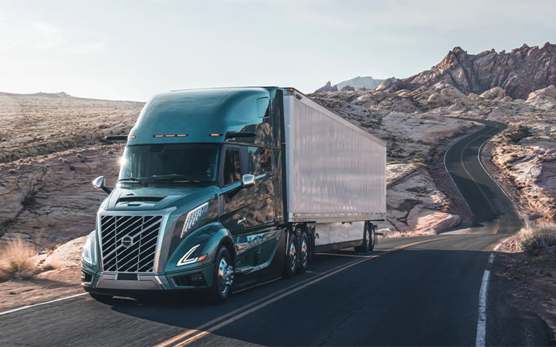 Volvo Trucks VNR 640 Volvo Trucks VNR 640 - image 2 of 4