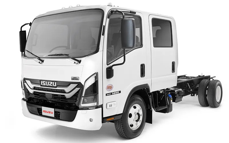 Isuzu NRR Crew Diesel Crew Cab Isuzu NRR Crew Diesel Crew Cab - image 1 of 3