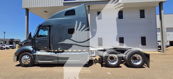 2023 PETERBILT 579 11028215481 2023 PETERBILT 579 11028215481