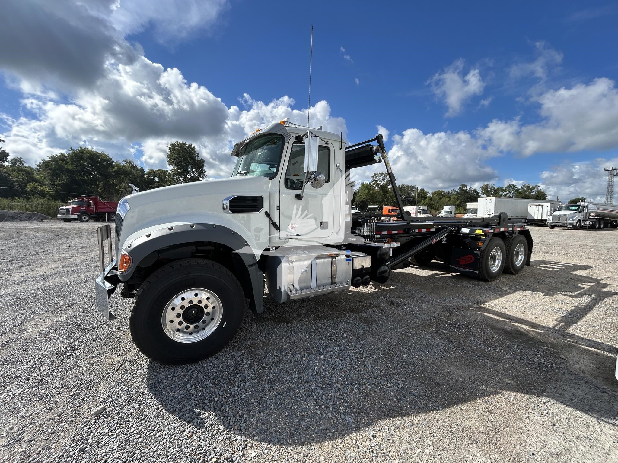2026 MACK GRANITE 64FR - Old River