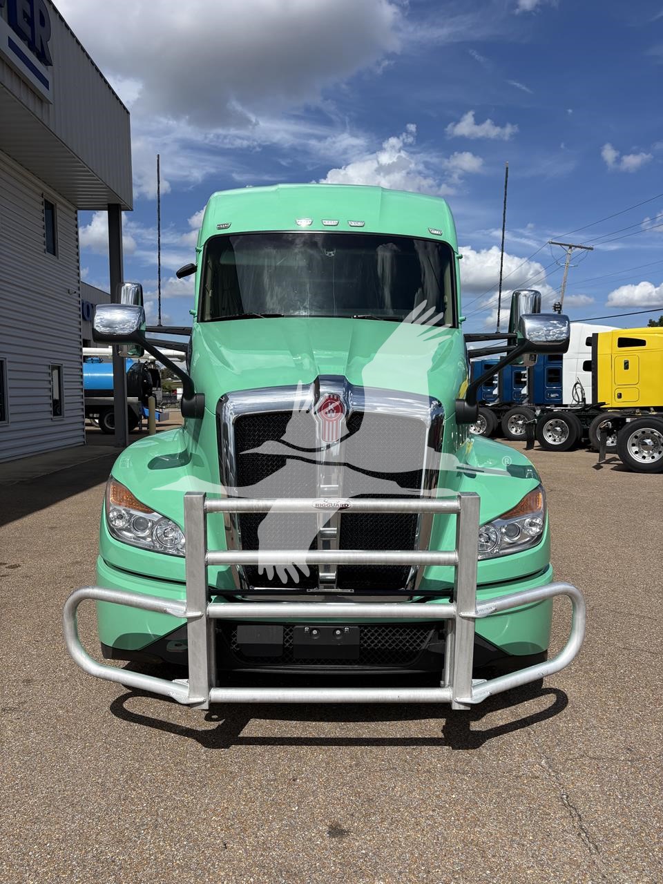 2024 KENWORTH T680 2024 KENWORTH T680 - image 2 of 6
