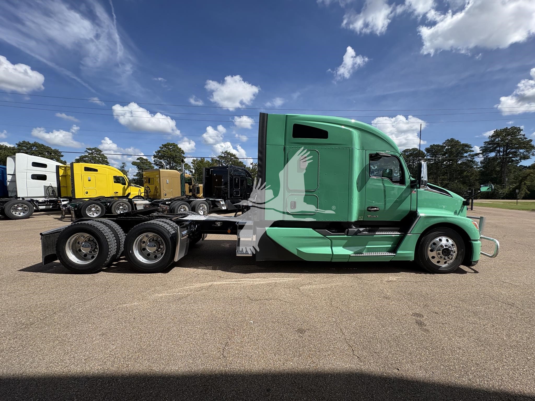 2024 KENWORTH T680 2024 KENWORTH T680 - image 4 of 6